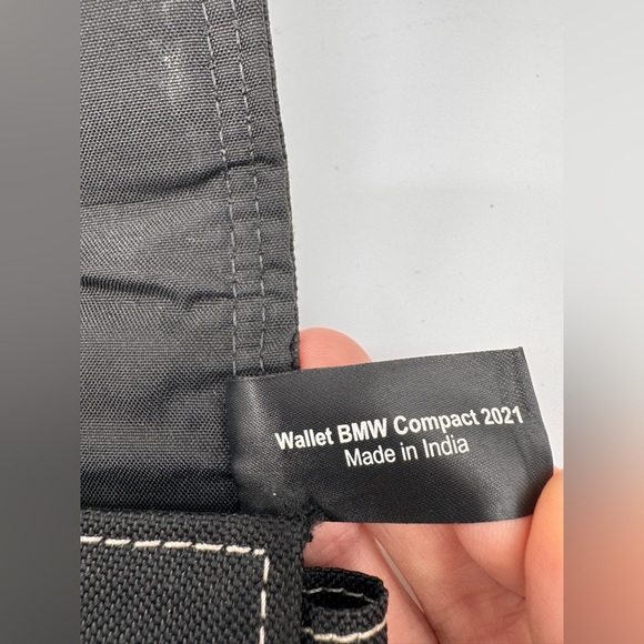 BMW 5 Series Sedan Owners Wallet Compact Manual Book - Picture 5 of 6